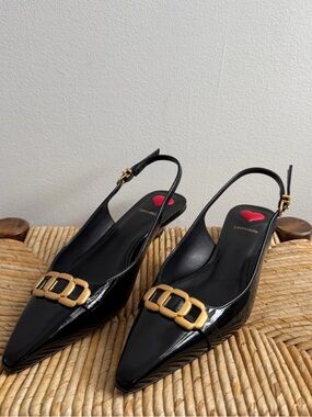 Larroudé Black Patent Slingback Heels Gold Buckle Heart Detail Pointed Toe